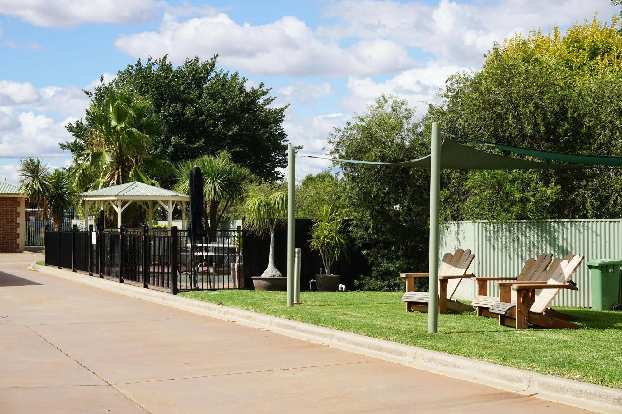 Lincoln Cottage Motor Inn Wagga Wagga Exteriér fotografie